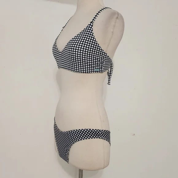 Roxy Beach Classics Reversible Fixed Triangle Bikini || High Leg Bottom - Picture 5 of 11